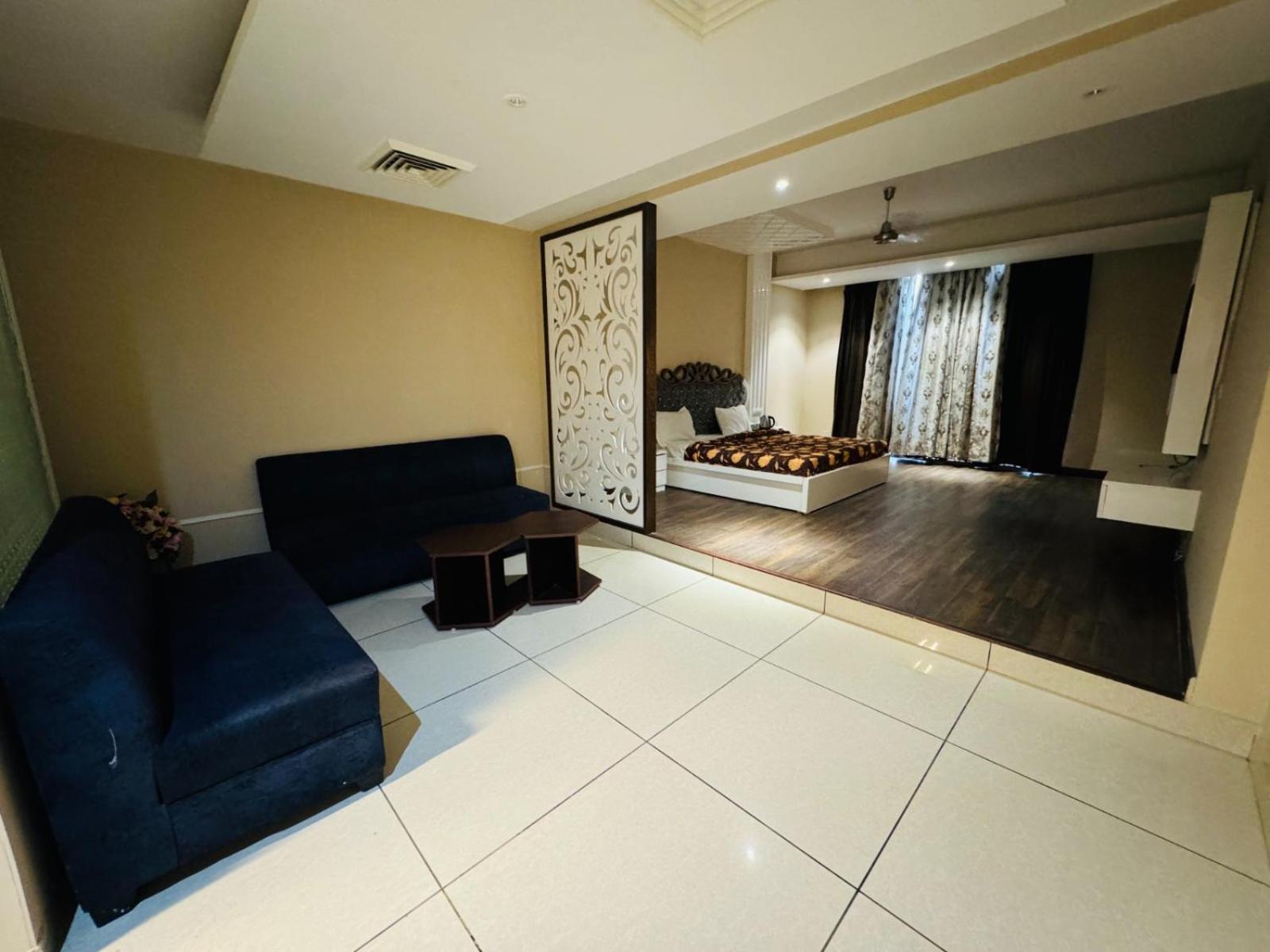 The Pearl Hotel Sirsa Exterior foto