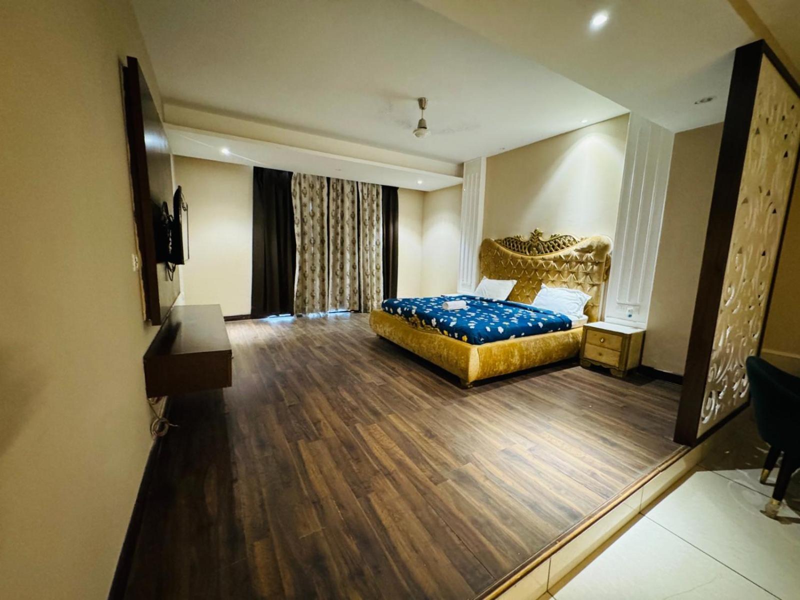 The Pearl Hotel Sirsa Exterior foto