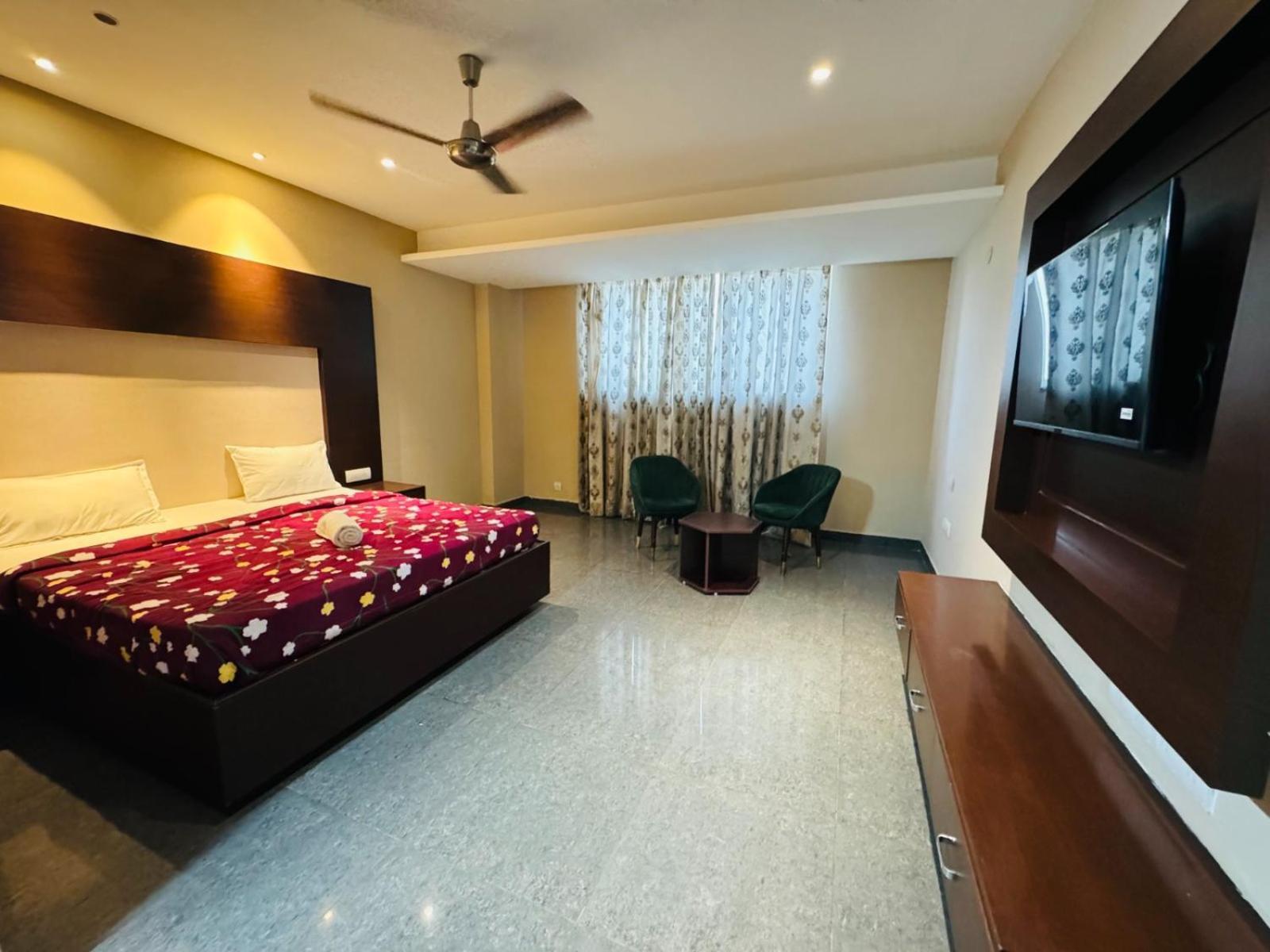 The Pearl Hotel Sirsa Exterior foto